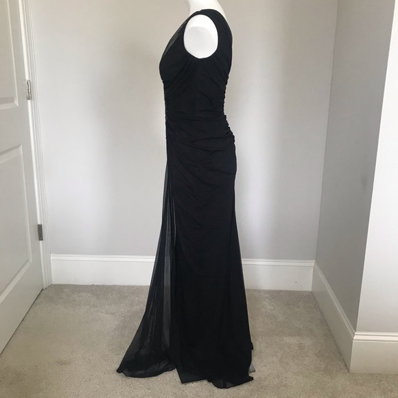 Formal dress - Picture 2 of 5